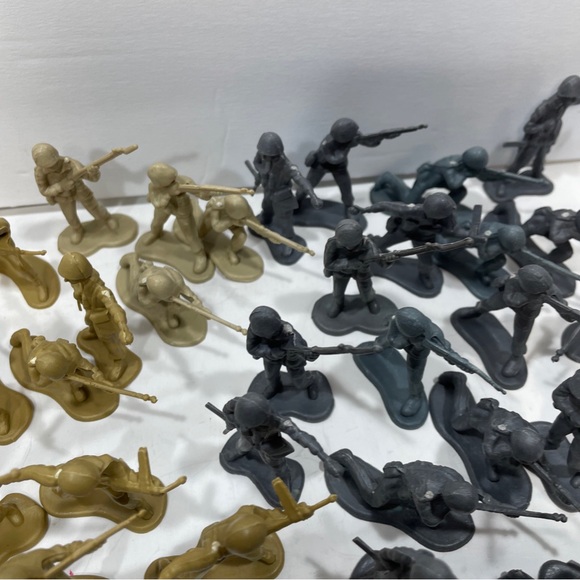 Army Men Lot Mixed. Greenbrier, Ja-Ru and Generic Made in China. 100 Plus Total - Picture 6 of 14